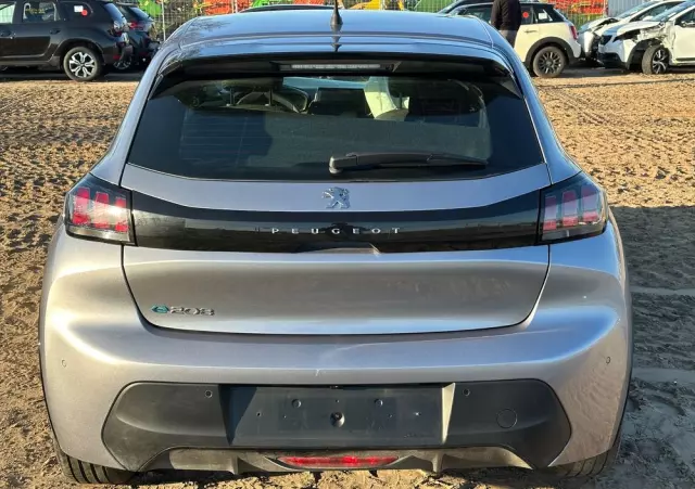 PEUGEOT 208 E-208 Allure