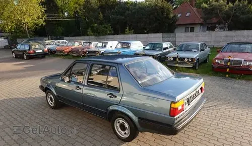 VOLKSWAGEN Jetta 