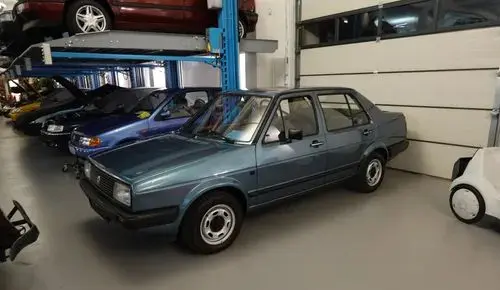 VOLKSWAGEN Jetta 