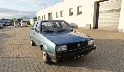VOLKSWAGEN Jetta 