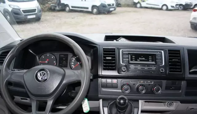 VOLKSWAGEN TRANSPORTER 