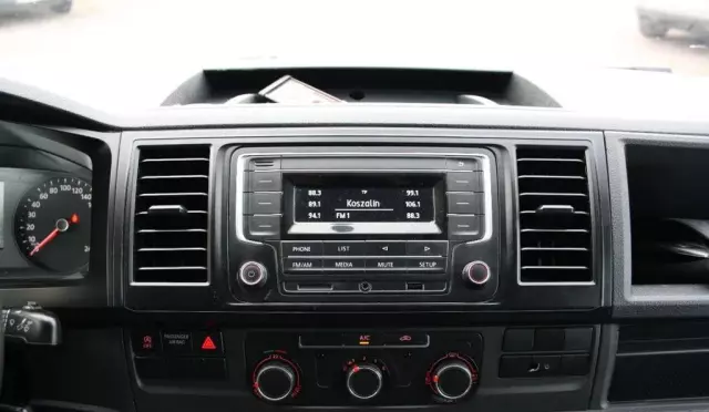 VOLKSWAGEN TRANSPORTER 