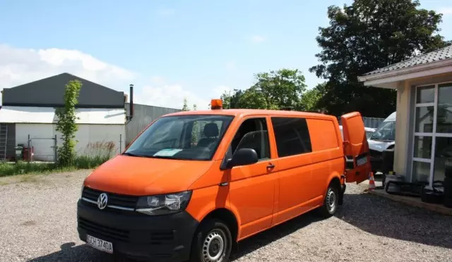 VOLKSWAGEN TRANSPORTER 