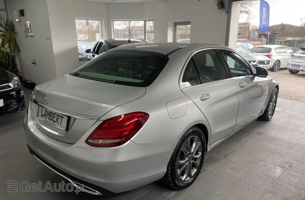 MERCEDES-BENZ Klasa C 200 9G-TRONIC Avantgarde