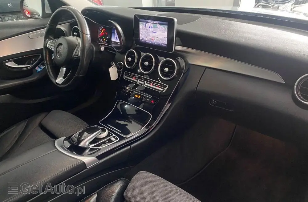 MERCEDES-BENZ Klasa C 200 9G-TRONIC Avantgarde
