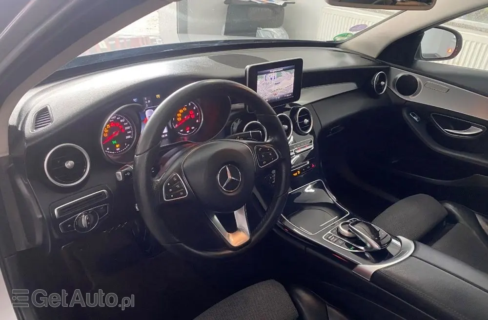 MERCEDES-BENZ Klasa C 200 9G-TRONIC Avantgarde