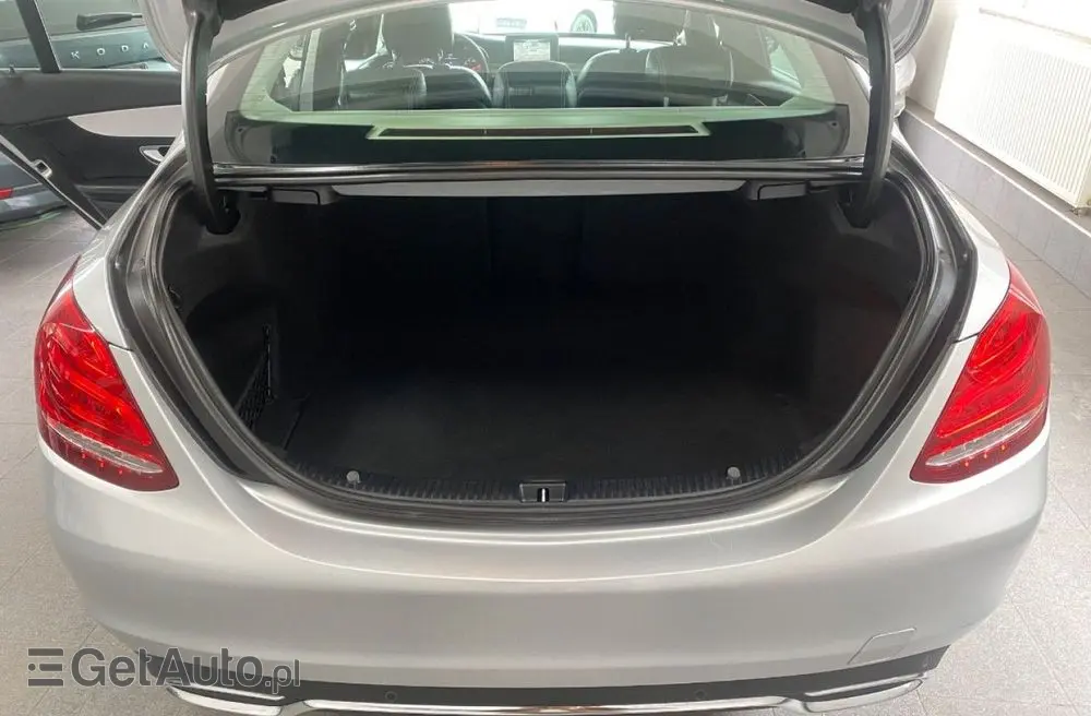 MERCEDES-BENZ Klasa C 200 9G-TRONIC Avantgarde