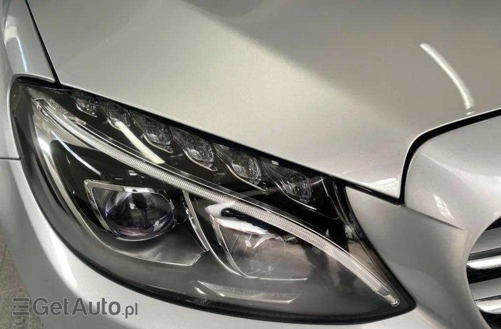 MERCEDES-BENZ Klasa C 200 9G-TRONIC Avantgarde