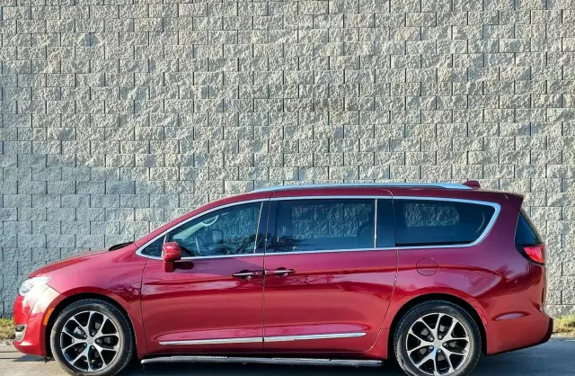 CHRYSLER Pacifica 