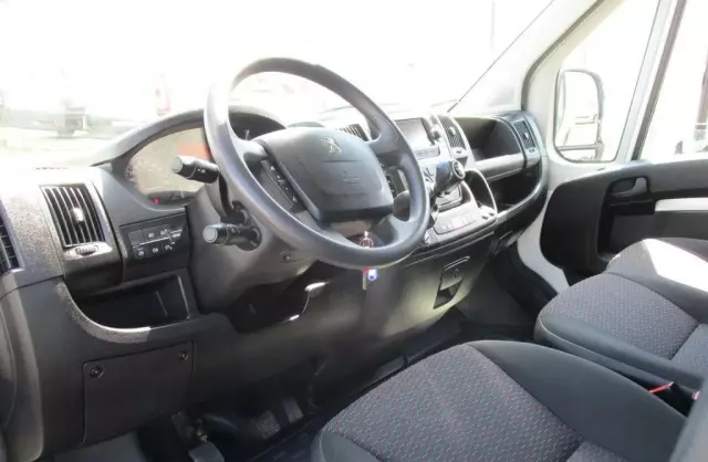 PEUGEOT Boxer 
