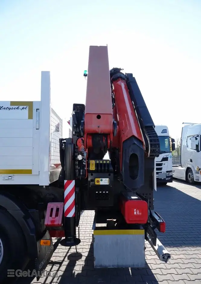 RENAULT C 430 / 8x4 / SKRZYNIOWY 7 M + HDS PALFINGER 33002 -wysów: 14,5 M / UDŹWIG 9800 KG / STEROWANIE RADIOWE / ROTATOR / EURO 6 