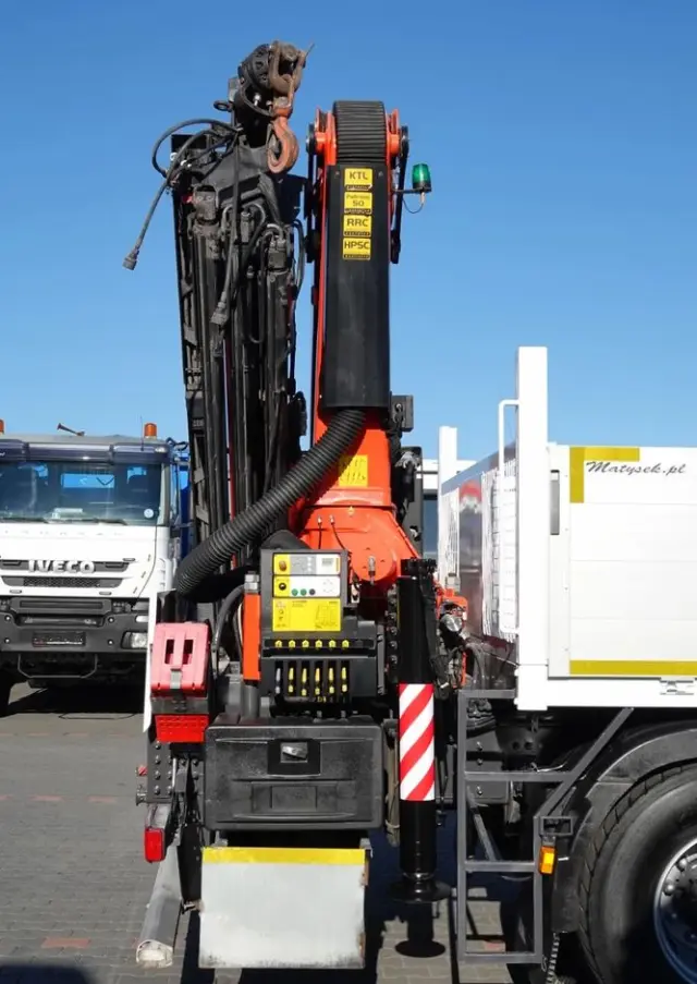 RENAULT C 430 / 8x4 / SKRZYNIOWY 7 M + HDS PALFINGER 33002 -wysów: 14,5 M / UDŹWIG 9800 KG / STEROWANIE RADIOWE / ROTATOR / EURO 6 