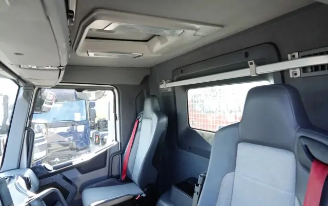 RENAULT C 430 / 8x4 / SKRZYNIOWY 7 M + HDS PALFINGER 33002 -wysów: 14,5 M / UDŹWIG 9800 KG / STEROWANIE RADIOWE / ROTATOR / EURO 6 