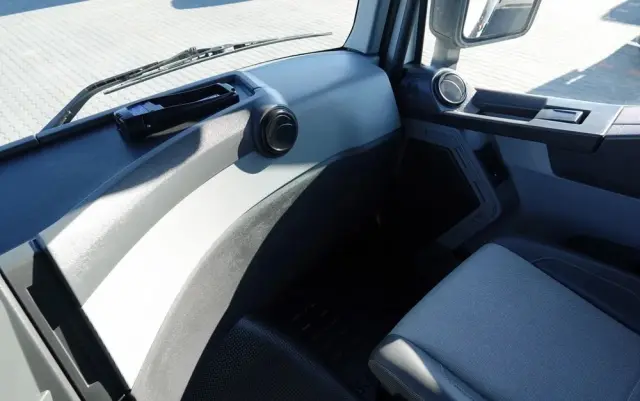 RENAULT C 430 / 8x4 / SKRZYNIOWY 7 M + HDS PALFINGER 33002 -wysów: 14,5 M / UDŹWIG 9800 KG / STEROWANIE RADIOWE / ROTATOR / EURO 6 