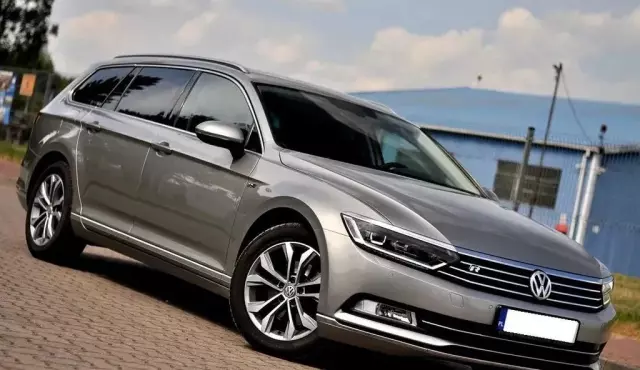 VOLKSWAGEN Passat 