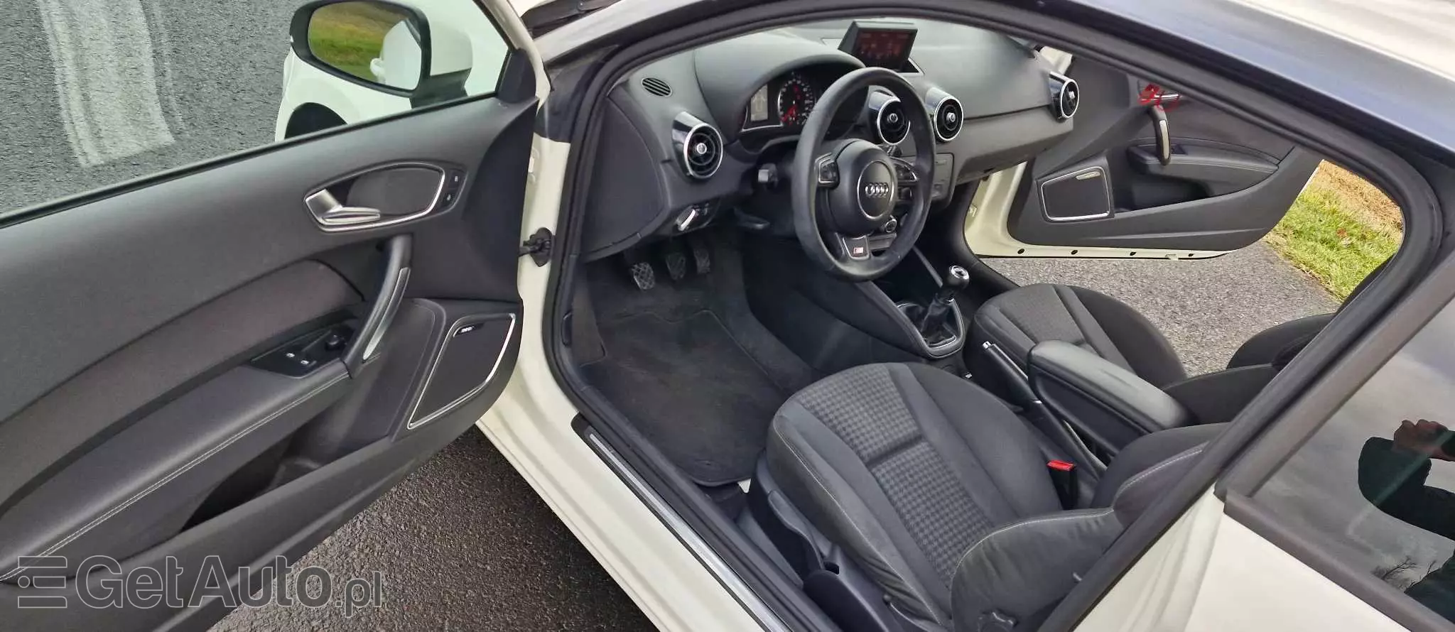 AUDI A1 1.6 TDI S line edition