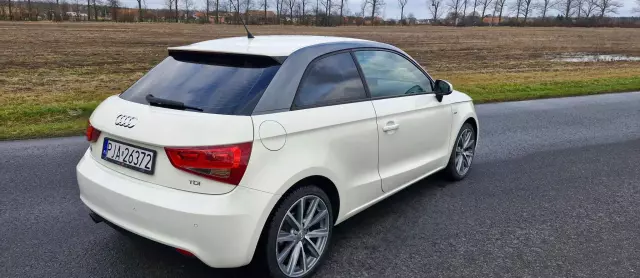 AUDI A1 1.6 TDI S line edition