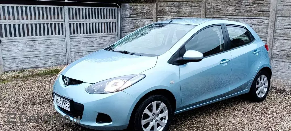 MAZDA 2 