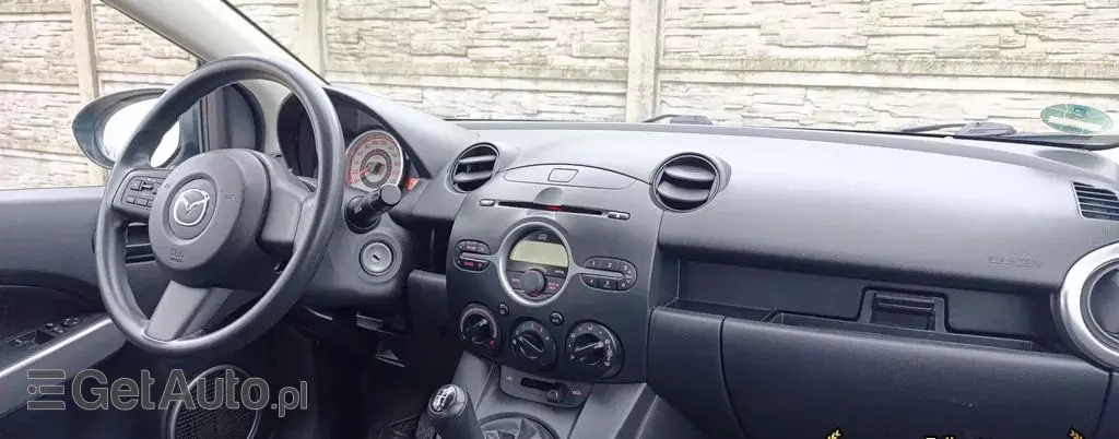 MAZDA 2 