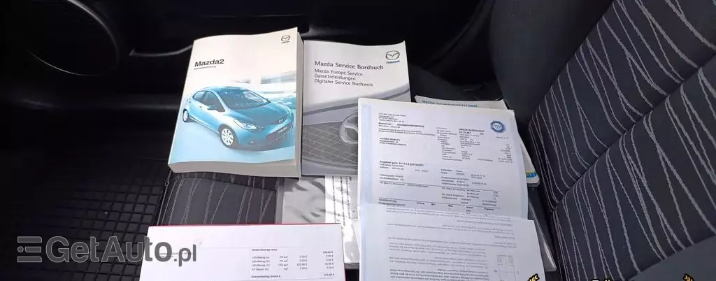 MAZDA 2 