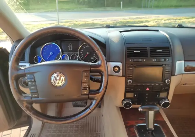 VOLKSWAGEN Touareg 3.0 V6 TDI DPF Tiptr