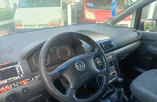 VOLKSWAGEN Sharan 