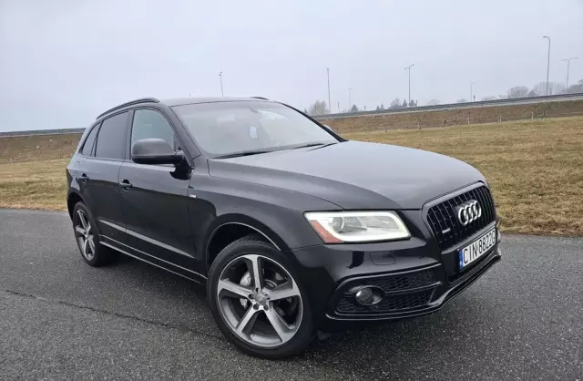 AUDI Q5 