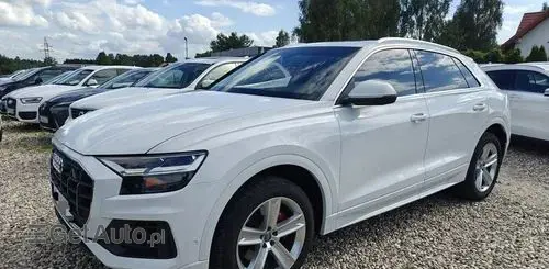 AUDI Q8 