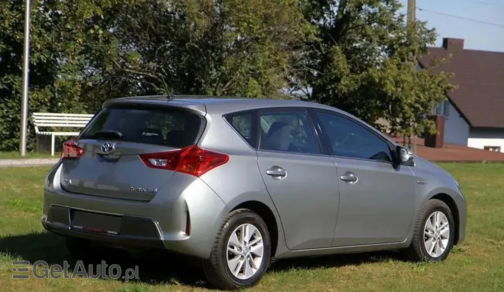 TOYOTA Auris 