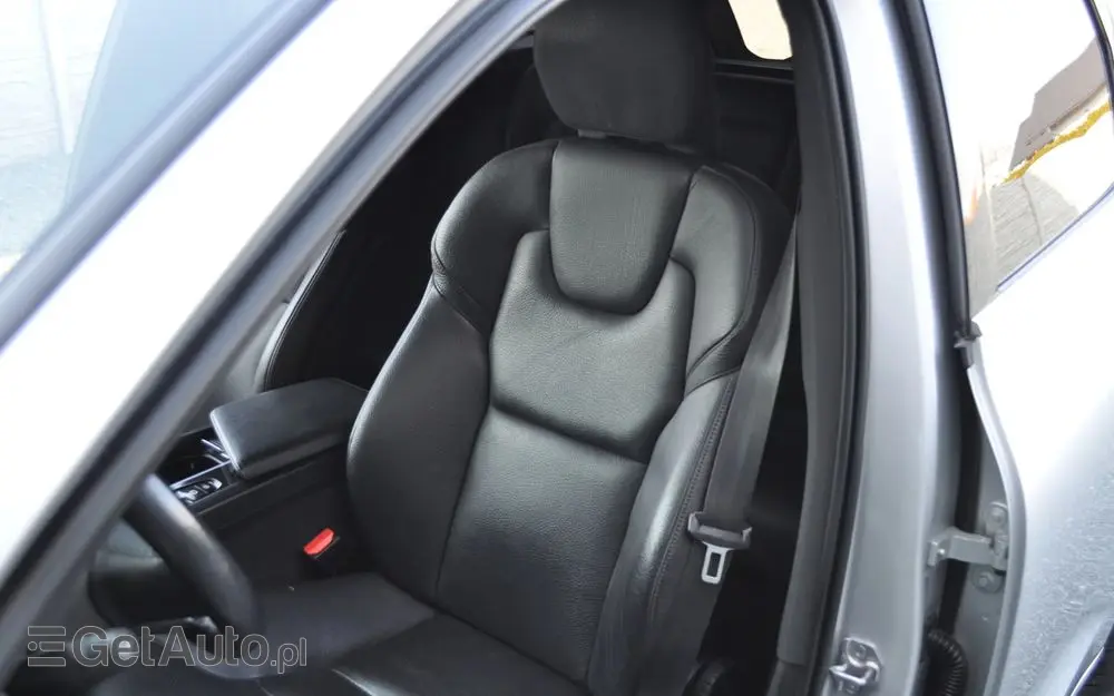 VOLVO XC 60 B4 D AWD Geartronic Inscription