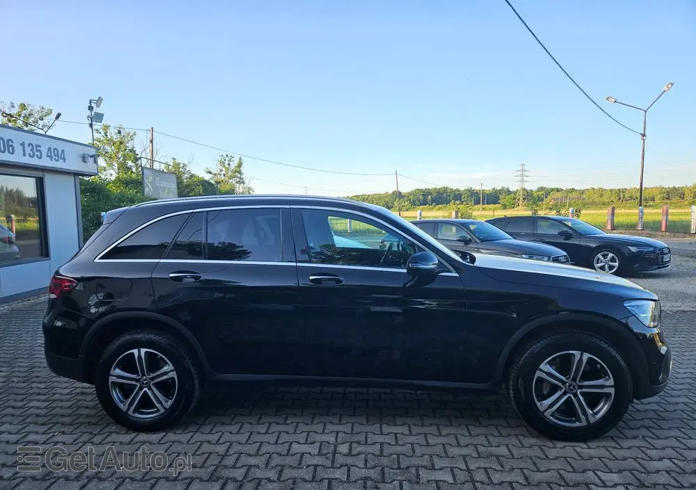 MERCEDES-BENZ GLC 300 e 4-Matic