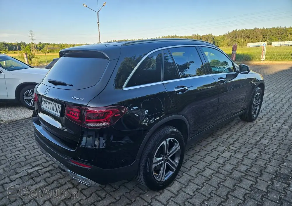 MERCEDES-BENZ GLC 300 e 4-Matic