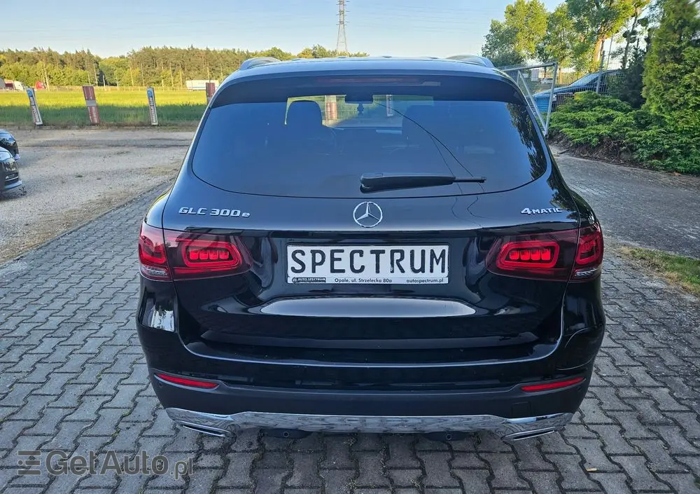 MERCEDES-BENZ GLC 300 e 4-Matic