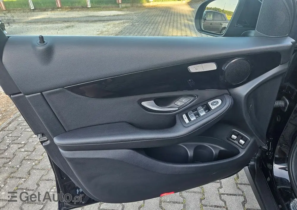 MERCEDES-BENZ GLC 300 e 4-Matic
