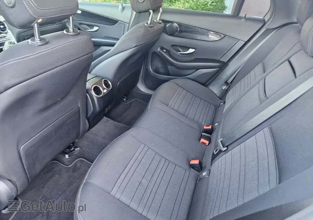 MERCEDES-BENZ GLC 300 e 4-Matic