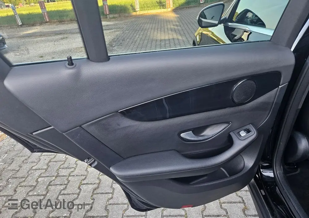 MERCEDES-BENZ GLC 300 e 4-Matic
