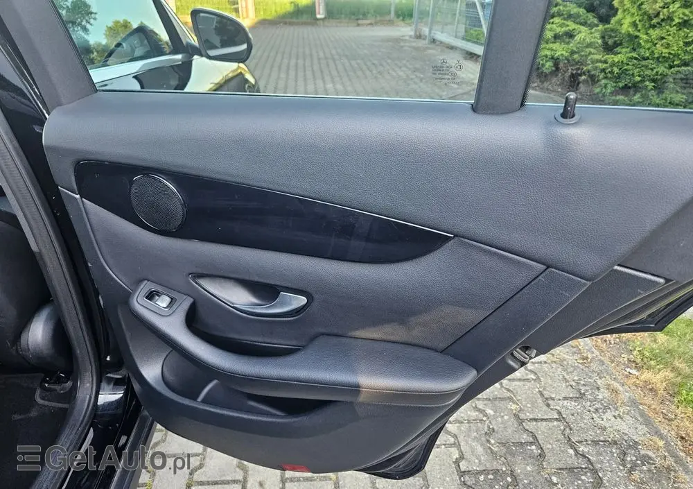 MERCEDES-BENZ GLC 300 e 4-Matic