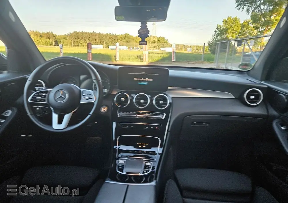 MERCEDES-BENZ GLC 300 e 4-Matic