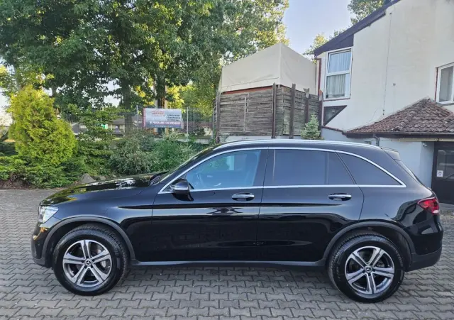 MERCEDES-BENZ GLC 300 e 4-Matic