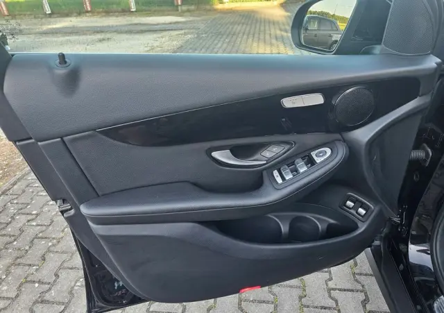 MERCEDES-BENZ GLC 300 e 4-Matic