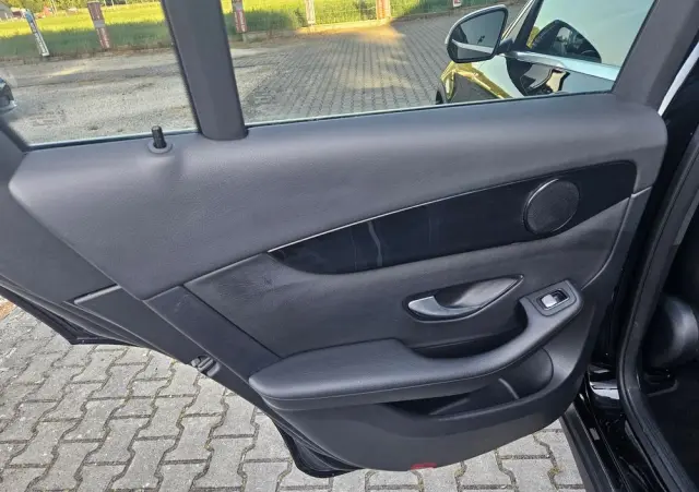 MERCEDES-BENZ GLC 300 e 4-Matic