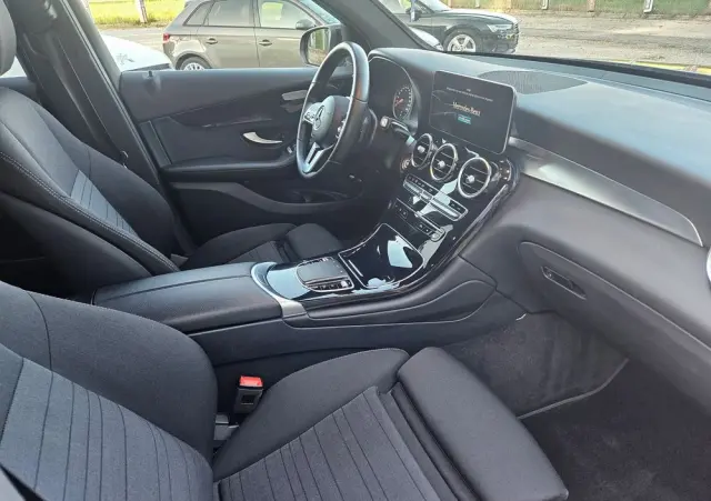 MERCEDES-BENZ GLC 300 e 4-Matic