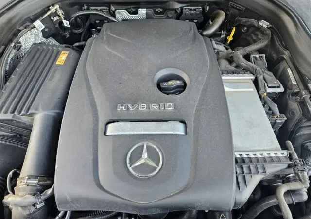 MERCEDES-BENZ GLC 300 e 4-Matic