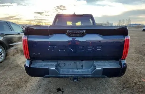 TOYOTA Tundra 