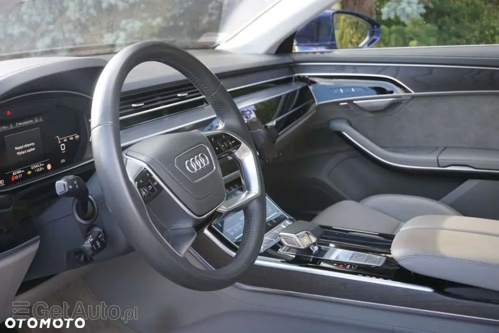 AUDI A8 