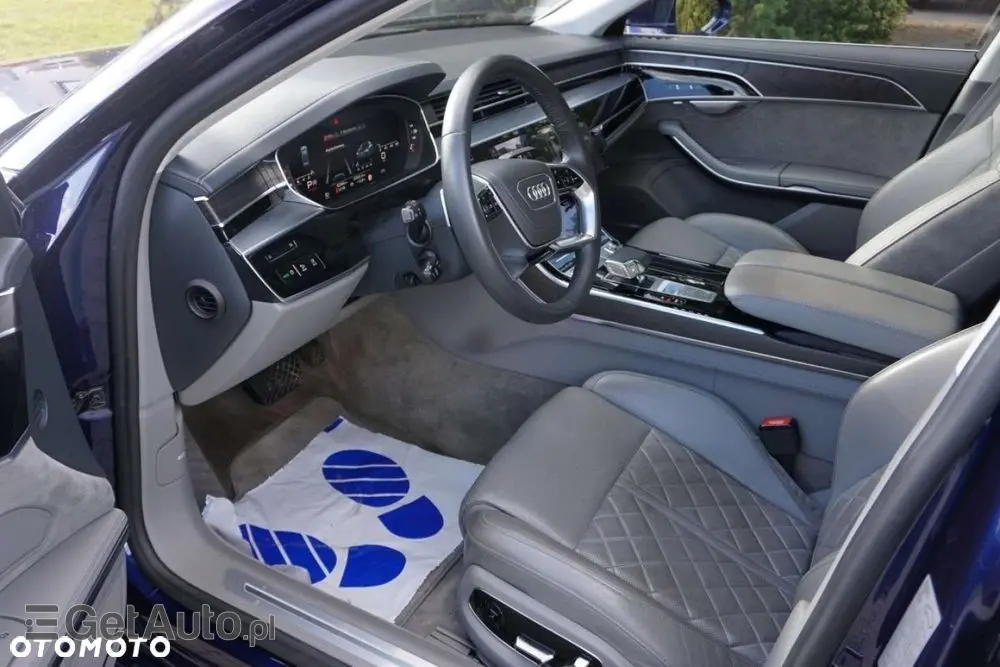AUDI A8 
