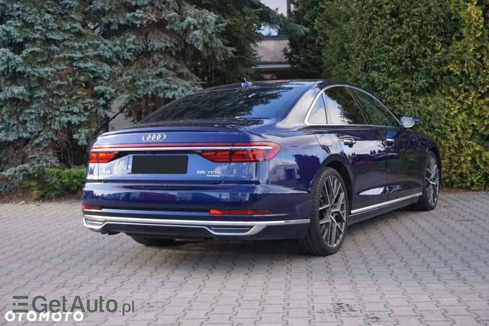 AUDI A8 