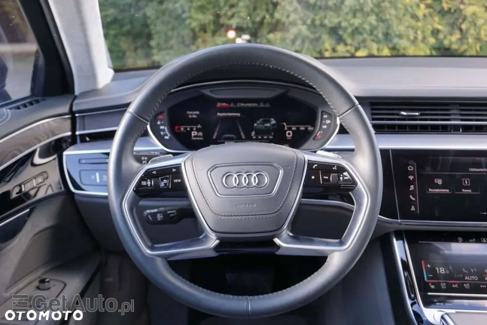 AUDI A8 