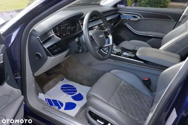 AUDI A8 
