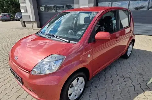 DAIHATSU Sirion 